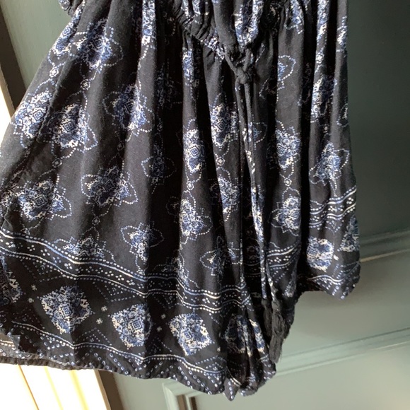 Romper. Worn once - Picture 3 of 4